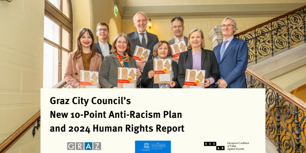 Presentation of the human rights report: Councillor Anna Robosch, Councillor Robert Krotzer, Mayor Elke Kahr, Councillor Günter Riegler, Chairwoman of the Human Rights Advisory Board Elke Lujansky-Lammer, Councillor Kurt Hohensinner, Deputy Mayor Judith Schwentner, ETC Managing Director Klaus Starl all hold a human rights report in their hands.